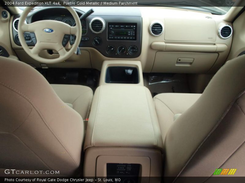 Pueblo Gold Metallic / Medium Parchment 2004 Ford Expedition XLT 4x4