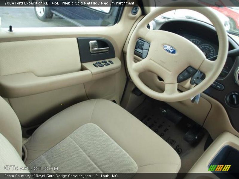 Pueblo Gold Metallic / Medium Parchment 2004 Ford Expedition XLT 4x4