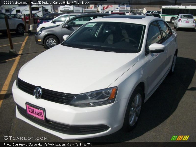Candy White / Titan Black 2011 Volkswagen Jetta SE Sedan