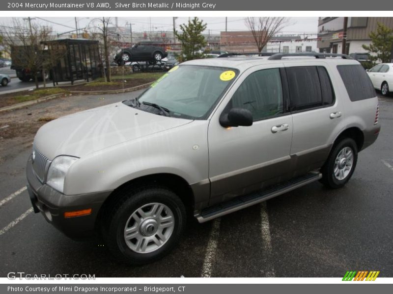 Front 3/4 View of 2004 Mountaineer V8 AWD