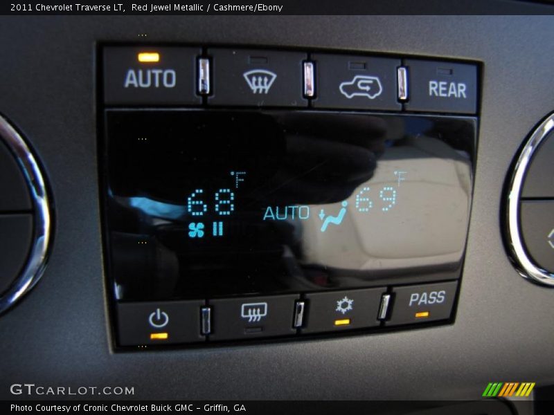 Red Jewel Metallic / Cashmere/Ebony 2011 Chevrolet Traverse LT