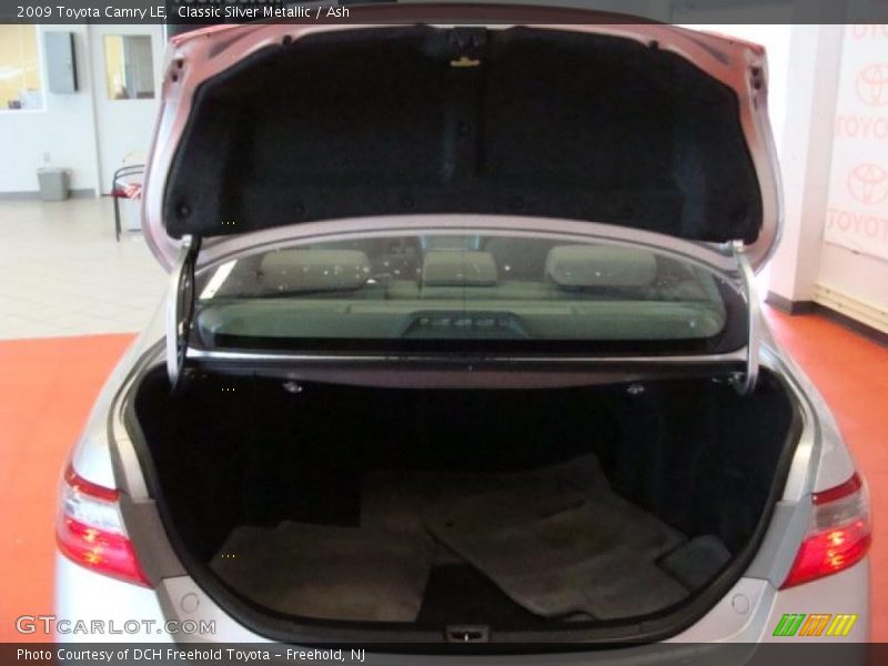 Classic Silver Metallic / Ash 2009 Toyota Camry LE