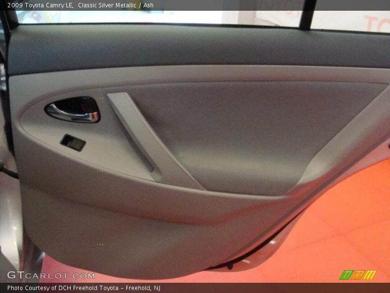 Classic Silver Metallic / Ash 2009 Toyota Camry LE