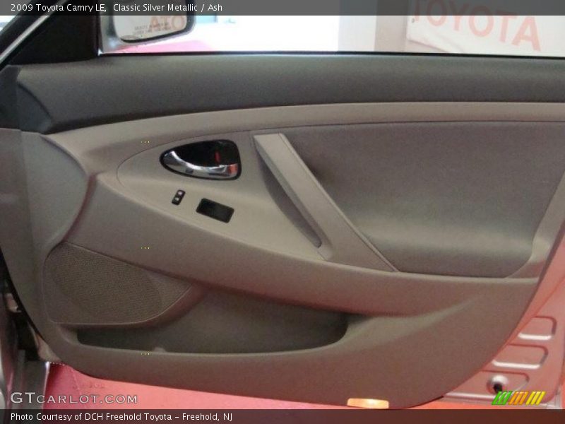 Classic Silver Metallic / Ash 2009 Toyota Camry LE