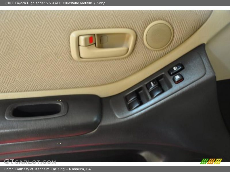 Bluestone Metallic / Ivory 2003 Toyota Highlander V6 4WD