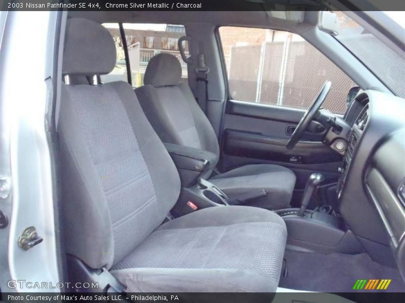 Chrome Silver Metallic / Charcoal 2003 Nissan Pathfinder SE 4x4