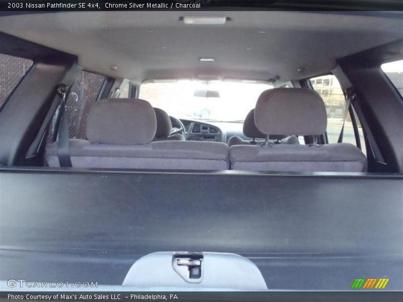 Chrome Silver Metallic / Charcoal 2003 Nissan Pathfinder SE 4x4