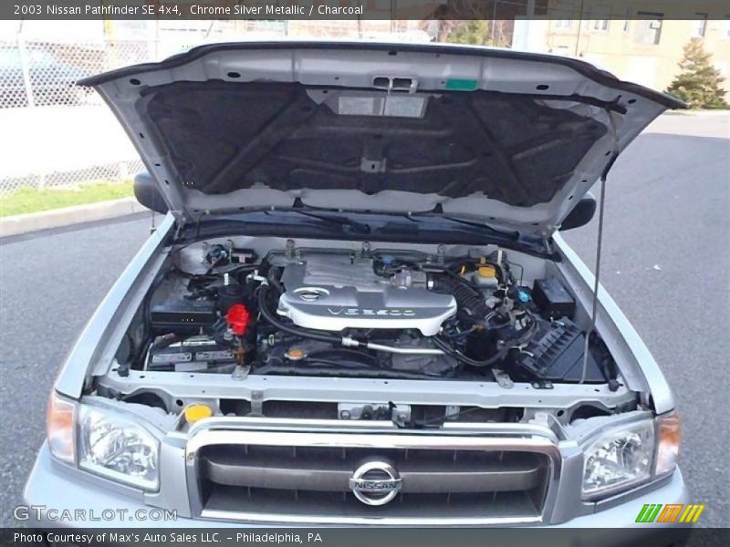 Chrome Silver Metallic / Charcoal 2003 Nissan Pathfinder SE 4x4