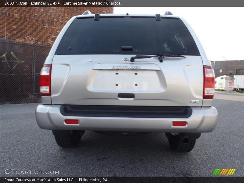 Chrome Silver Metallic / Charcoal 2003 Nissan Pathfinder SE 4x4