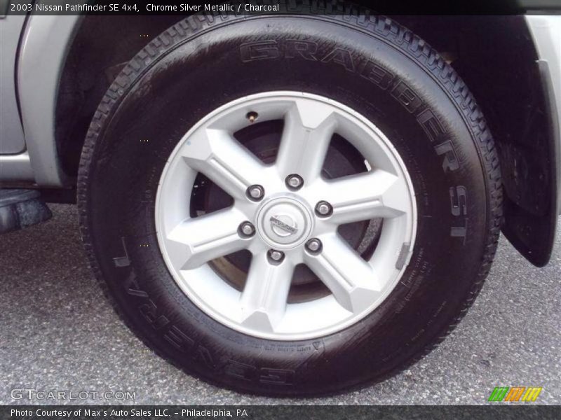 Chrome Silver Metallic / Charcoal 2003 Nissan Pathfinder SE 4x4