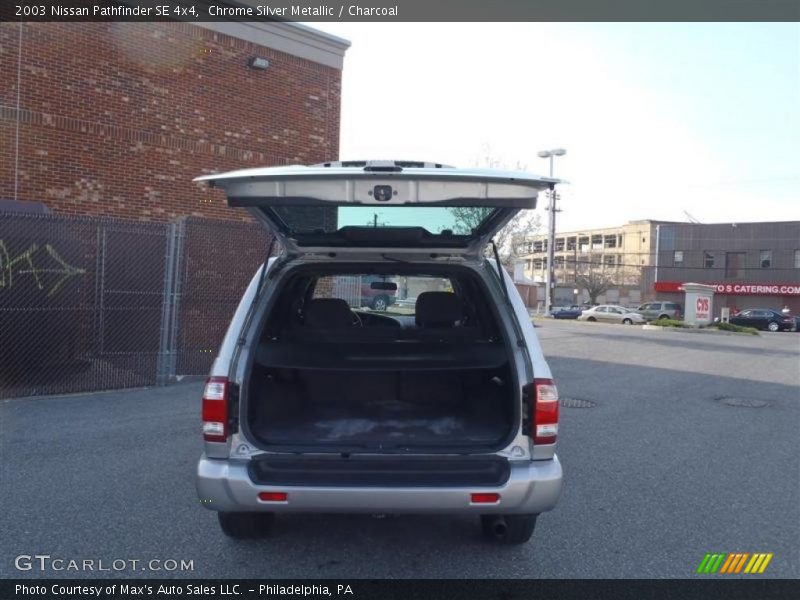 Chrome Silver Metallic / Charcoal 2003 Nissan Pathfinder SE 4x4