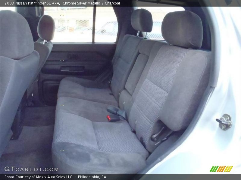 Chrome Silver Metallic / Charcoal 2003 Nissan Pathfinder SE 4x4