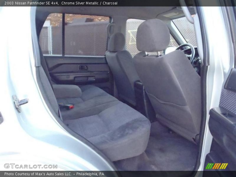 Chrome Silver Metallic / Charcoal 2003 Nissan Pathfinder SE 4x4