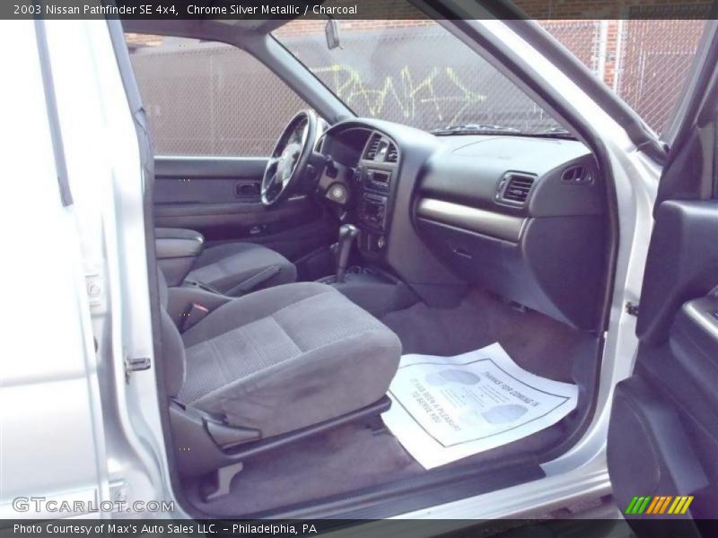 Chrome Silver Metallic / Charcoal 2003 Nissan Pathfinder SE 4x4
