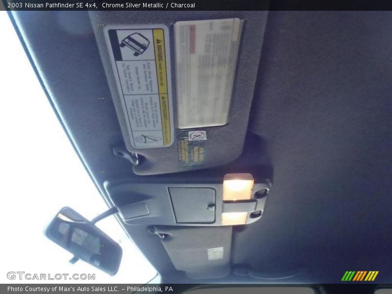 Chrome Silver Metallic / Charcoal 2003 Nissan Pathfinder SE 4x4