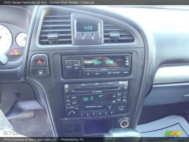 Chrome Silver Metallic / Charcoal 2003 Nissan Pathfinder SE 4x4