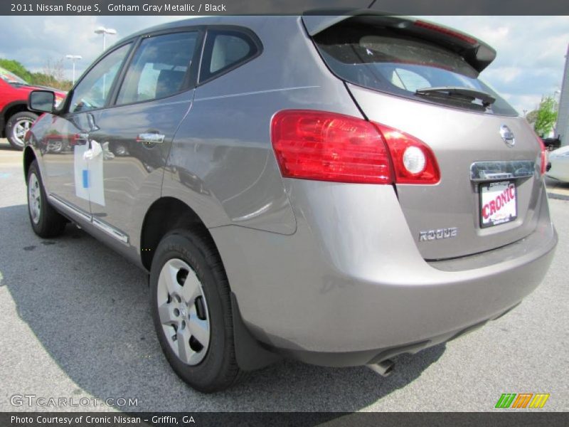 Gotham Gray Metallic / Black 2011 Nissan Rogue S