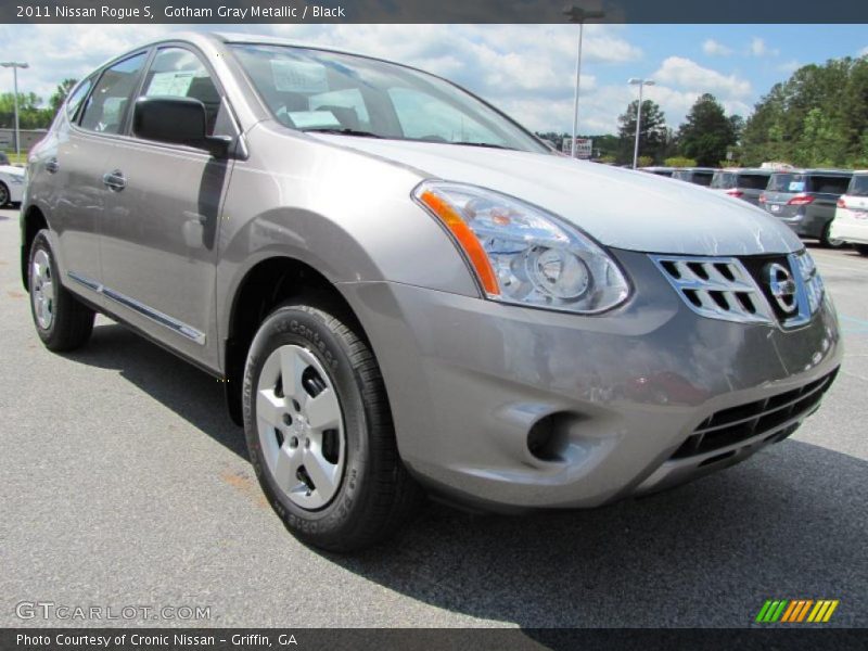 Gotham Gray Metallic / Black 2011 Nissan Rogue S