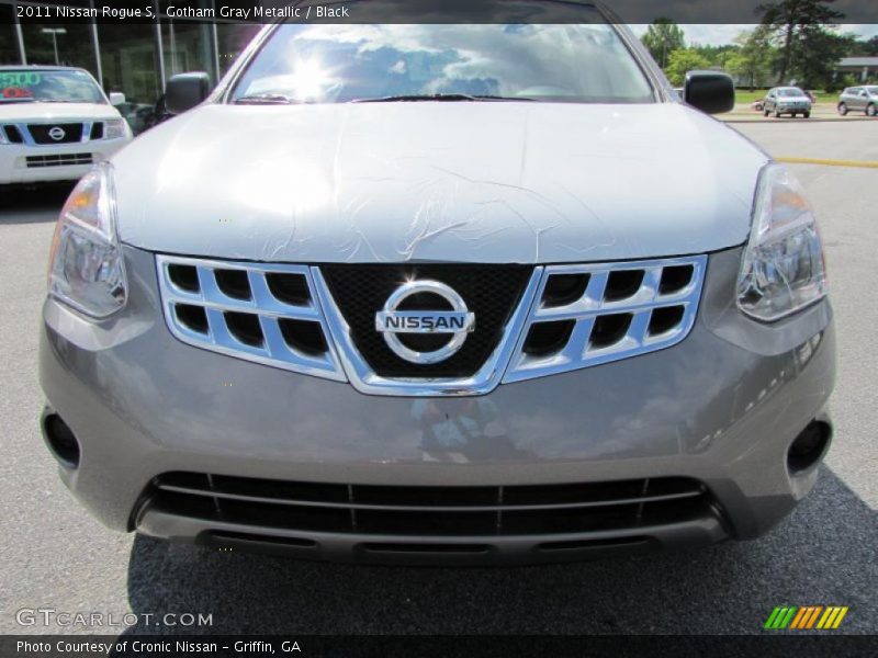 Gotham Gray Metallic / Black 2011 Nissan Rogue S