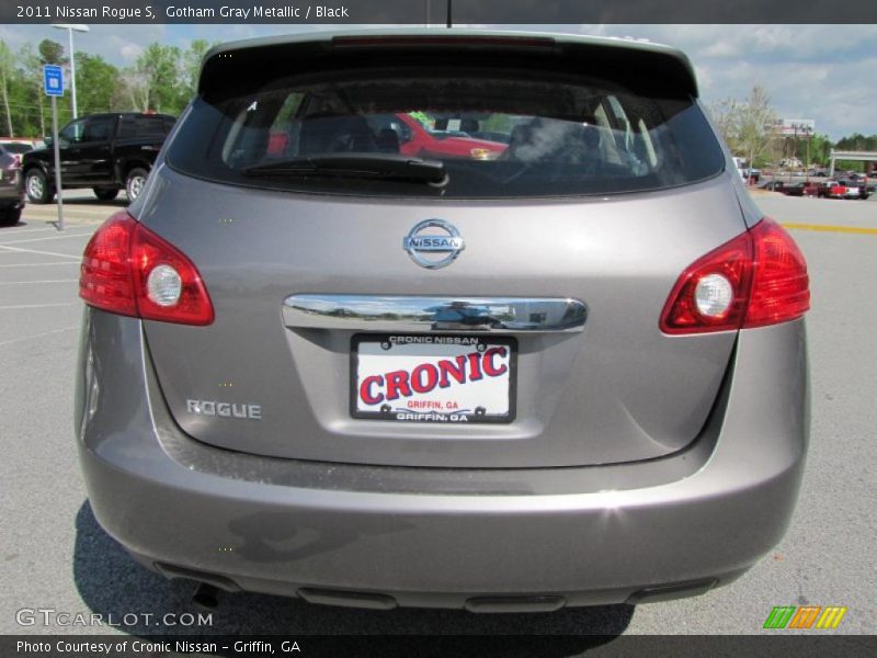 Gotham Gray Metallic / Black 2011 Nissan Rogue S