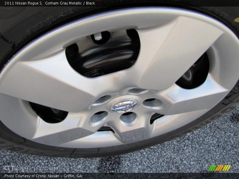 Gotham Gray Metallic / Black 2011 Nissan Rogue S