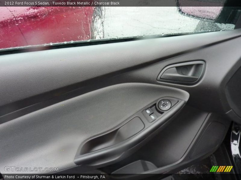 Tuxedo Black Metallic / Charcoal Black 2012 Ford Focus S Sedan