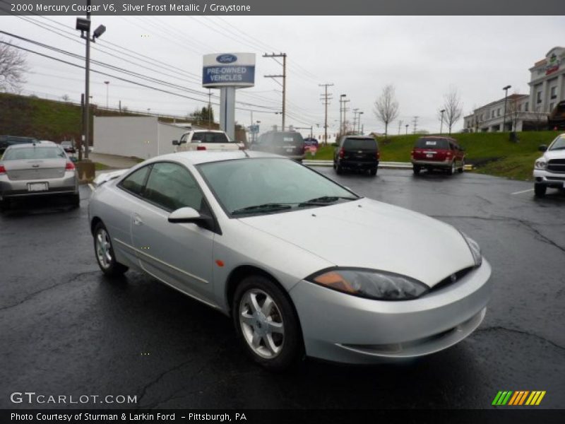 Front 3/4 View of 2000 Cougar V6