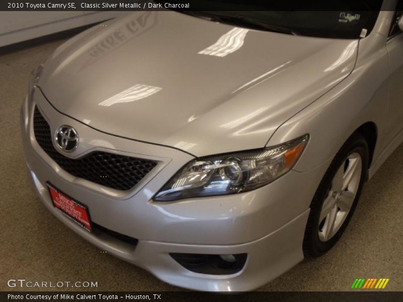 Classic Silver Metallic / Dark Charcoal 2010 Toyota Camry SE