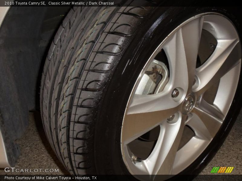 Classic Silver Metallic / Dark Charcoal 2010 Toyota Camry SE
