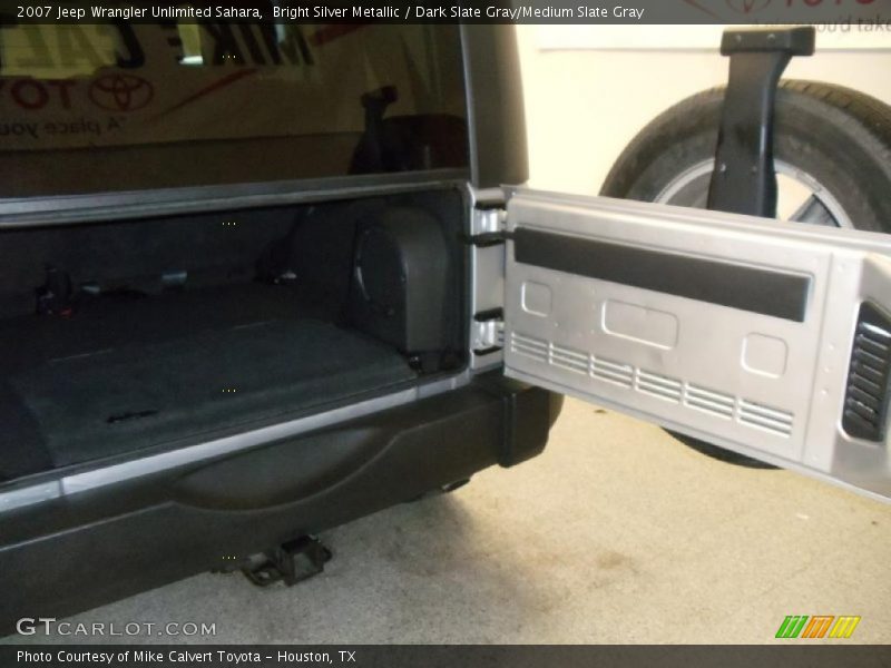 Bright Silver Metallic / Dark Slate Gray/Medium Slate Gray 2007 Jeep Wrangler Unlimited Sahara