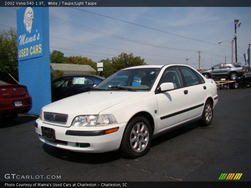 White / Taupe/Light Taupe 2002 Volvo S40 1.9T
