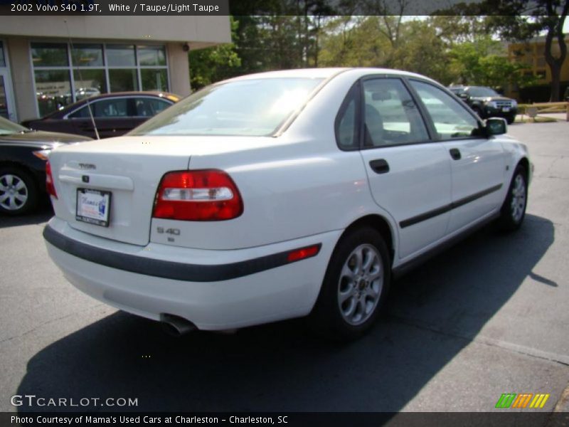 White / Taupe/Light Taupe 2002 Volvo S40 1.9T