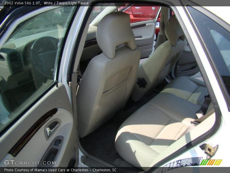 White / Taupe/Light Taupe 2002 Volvo S40 1.9T