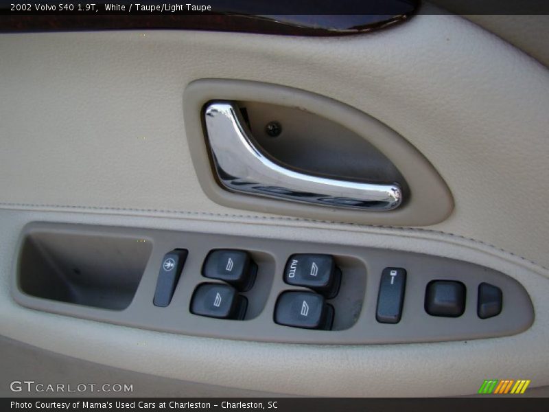 White / Taupe/Light Taupe 2002 Volvo S40 1.9T