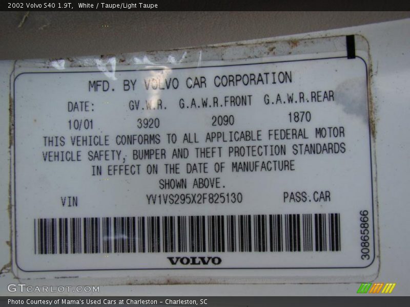 White / Taupe/Light Taupe 2002 Volvo S40 1.9T