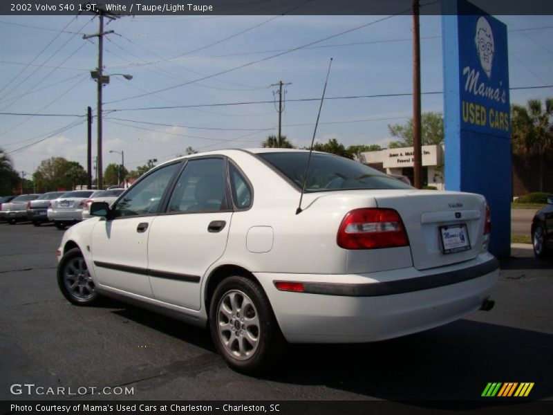 White / Taupe/Light Taupe 2002 Volvo S40 1.9T