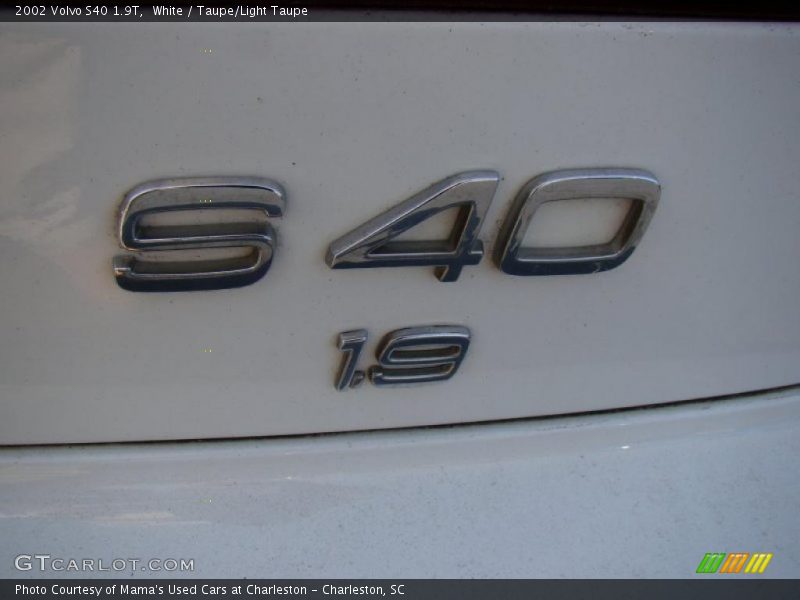 White / Taupe/Light Taupe 2002 Volvo S40 1.9T