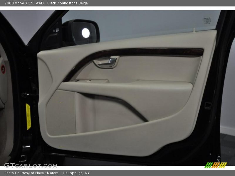 Black / Sandstone Beige 2008 Volvo XC70 AWD