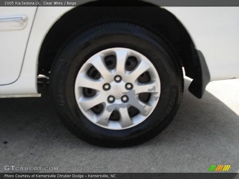 Clear White / Beige 2005 Kia Sedona LX