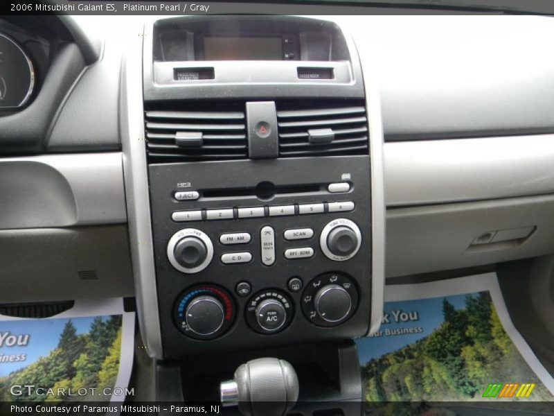 Platinum Pearl / Gray 2006 Mitsubishi Galant ES