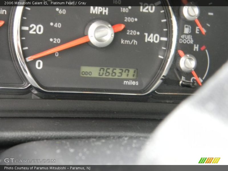 Platinum Pearl / Gray 2006 Mitsubishi Galant ES