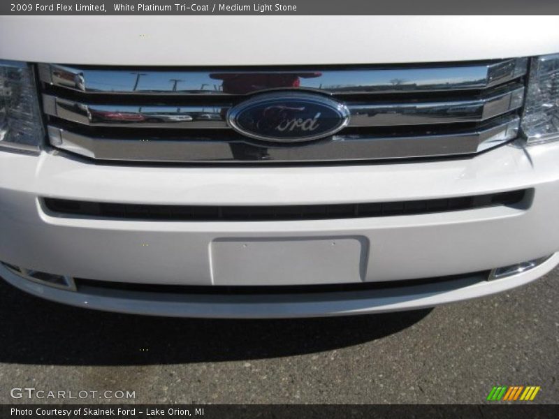 White Platinum Tri-Coat / Medium Light Stone 2009 Ford Flex Limited