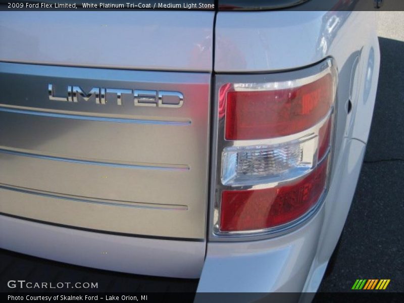 White Platinum Tri-Coat / Medium Light Stone 2009 Ford Flex Limited