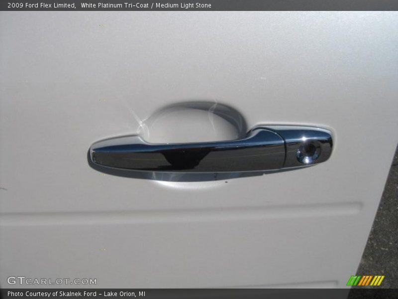 White Platinum Tri-Coat / Medium Light Stone 2009 Ford Flex Limited