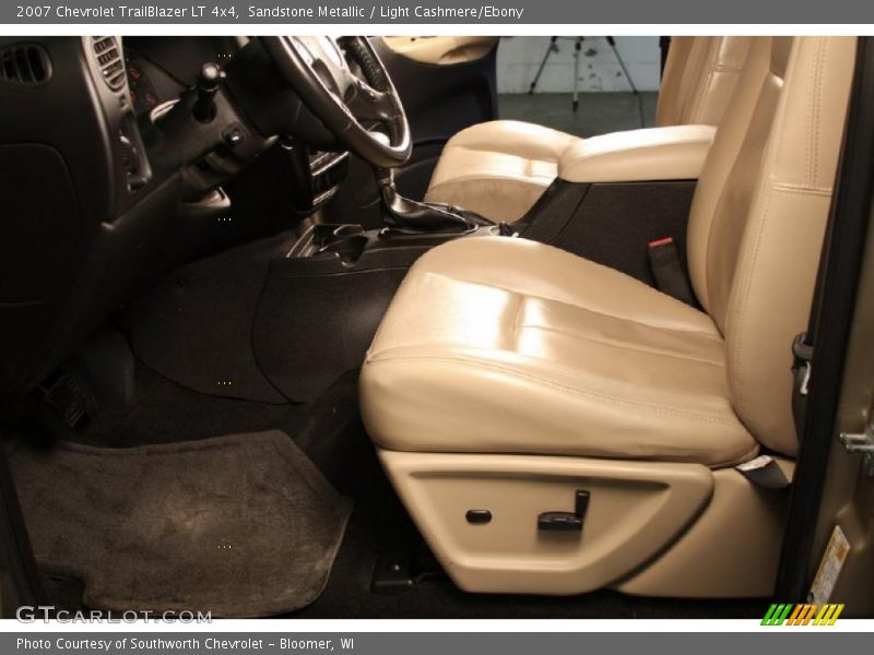 Sandstone Metallic / Light Cashmere/Ebony 2007 Chevrolet TrailBlazer LT 4x4