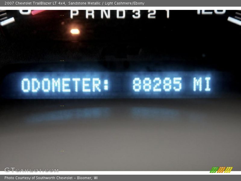 Sandstone Metallic / Light Cashmere/Ebony 2007 Chevrolet TrailBlazer LT 4x4