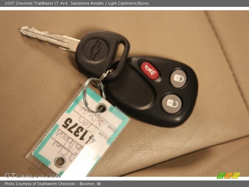 Sandstone Metallic / Light Cashmere/Ebony 2007 Chevrolet TrailBlazer LT 4x4