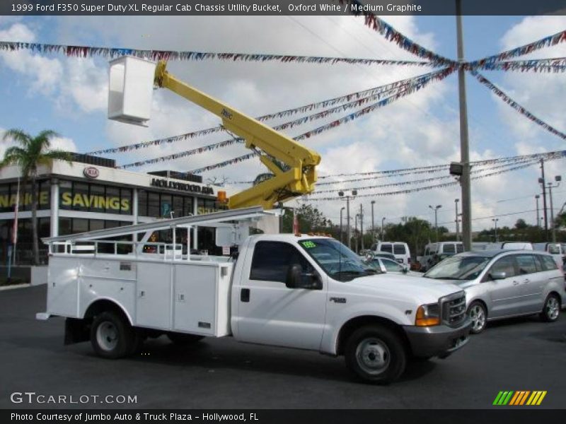 Oxford White / Medium Graphite 1999 Ford F350 Super Duty XL Regular Cab Chassis Utllity Bucket