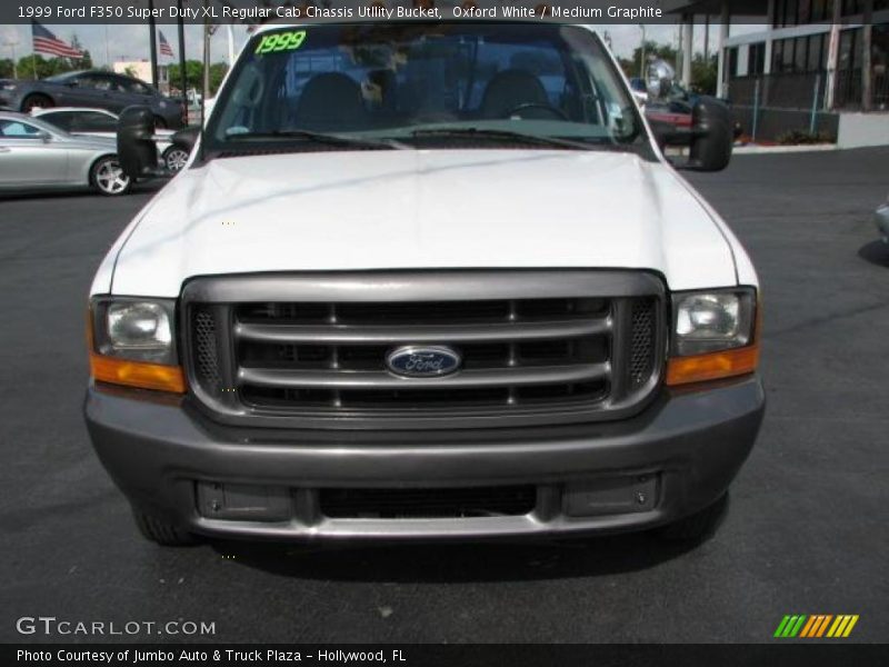 Oxford White / Medium Graphite 1999 Ford F350 Super Duty XL Regular Cab Chassis Utllity Bucket