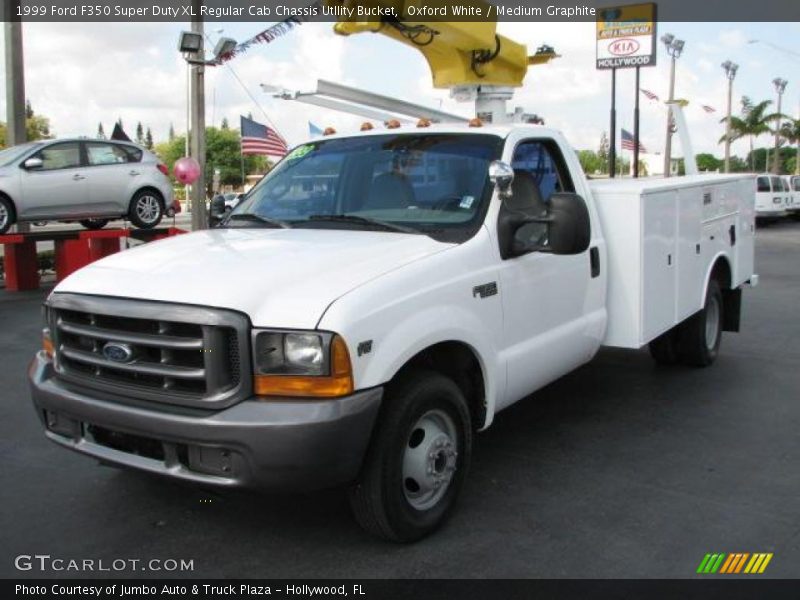 Oxford White / Medium Graphite 1999 Ford F350 Super Duty XL Regular Cab Chassis Utllity Bucket